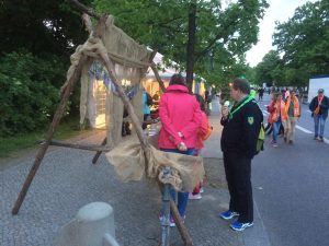 Holzstand auf dem Kirchenfest