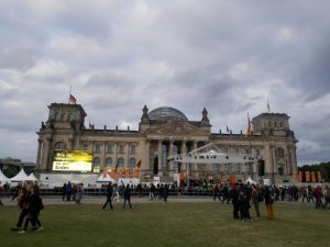 Bühne vor Reichstag